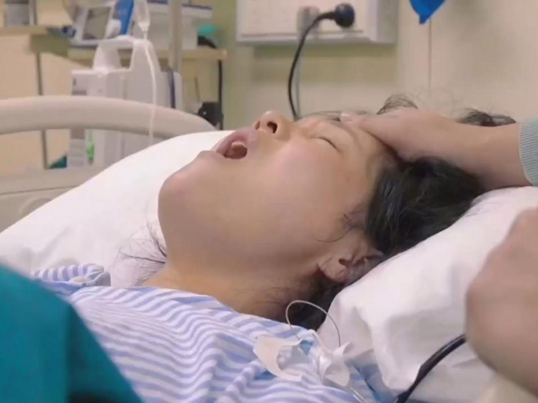 产妇生孩子被落在产房,产妇生孩子被落在产房里