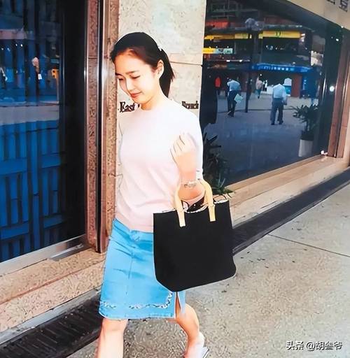 包含网友香港超市偶遇朱丽倩的词条